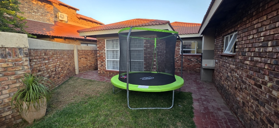 3 Bedroom Property for Sale in Camelot Northern Cape